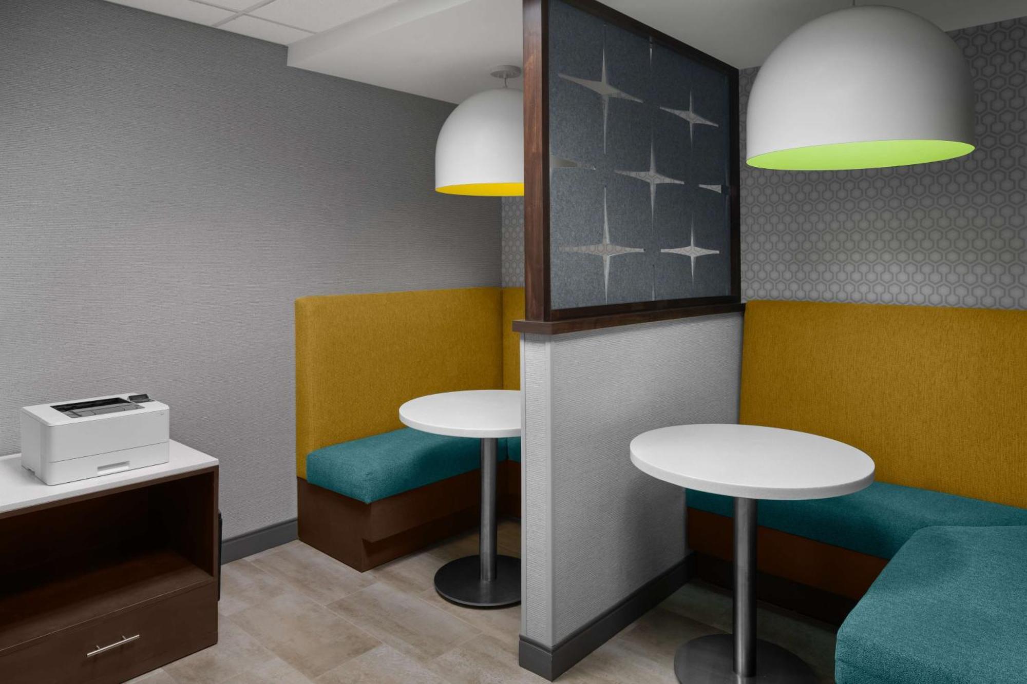 Hampton Inn & Suites Grand Rapids-Airport 28Th St Cascade Exteriör bild